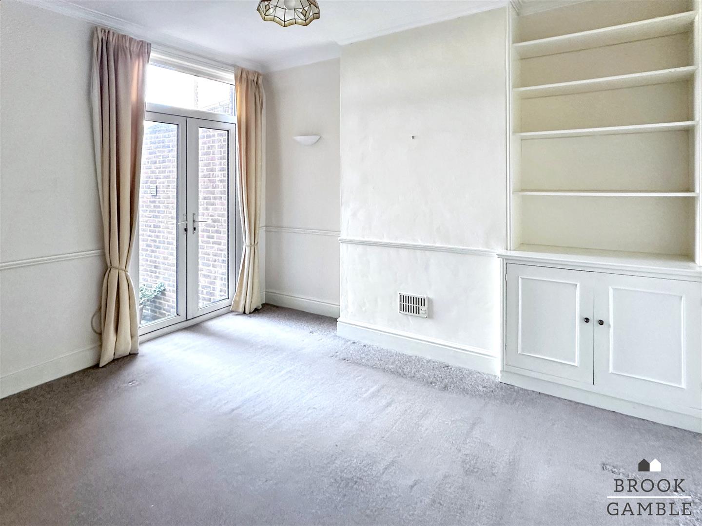 3 Bedroom House. Greenfield Road in Eastbourne,  5